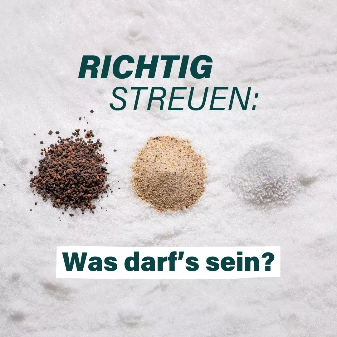 Richtig streuen: Was darf's sein? - Drei Häufchen im Schnee mit Granulat, Sand und Salz