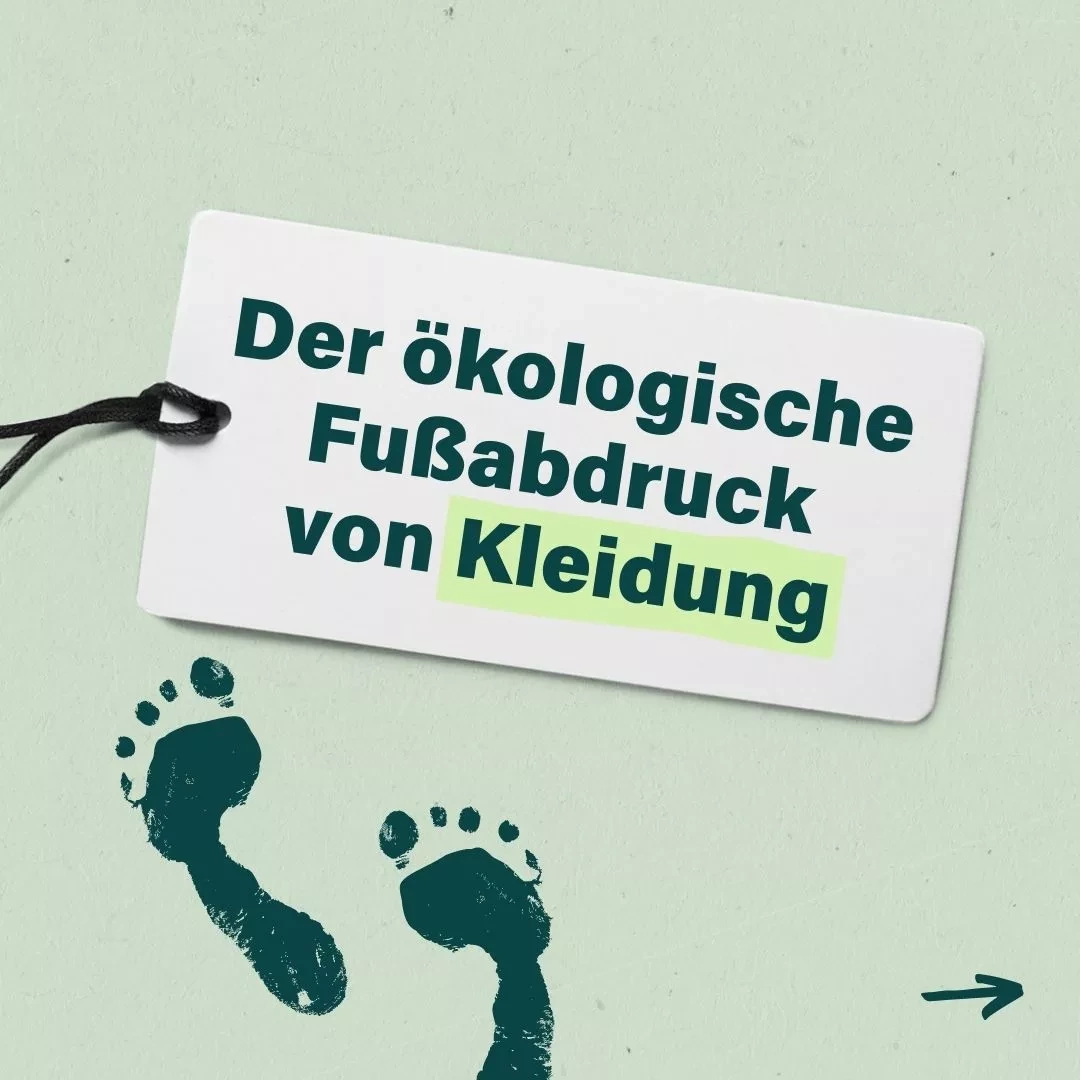 Der ökologische Fußabdruck von Kleidung - Illustration von Fußabdrücken auf hellgrünem Hintergrund