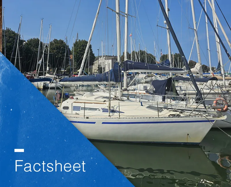 Segelboote in einem Hafen