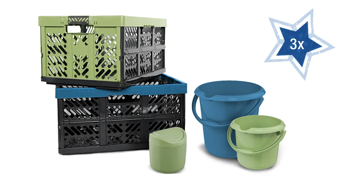 Zwei Klappboxen und drei Eimer in verschiedenen Größen. Die Farben sind Türkis, Hellgrün und Schwarz. 